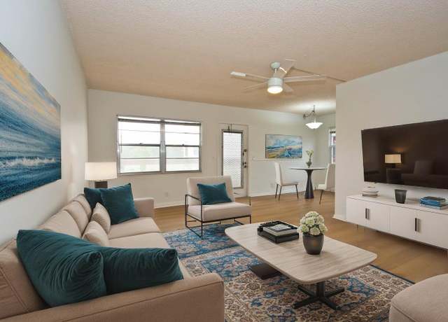 Property at 402 Brighton J, Boca Raton, FL 33434, 2 beds, 1.5 baths
