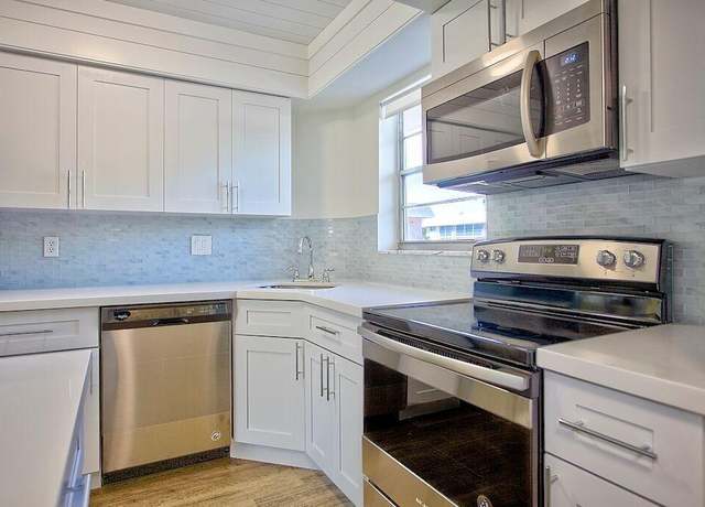 Property at 18081 SE Country Club Dr #141, Jupiter, FL 33469, 2 beds, 2 baths
