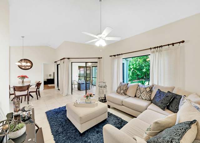 Property at 5939 Parkwalk Cir W, Boynton Beach, FL 33472, 2 beds, 2 baths
