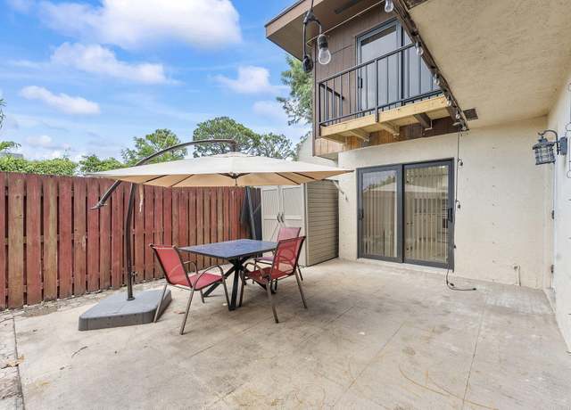 Property at 2828 Kirk Rd, Lake Worth, FL 33461, 3 beds, 2.5 baths