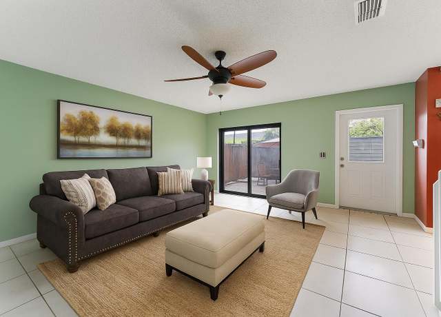 Property at 2828 Kirk Rd, Lake Worth, FL 33461, 3 beds, 2.5 baths