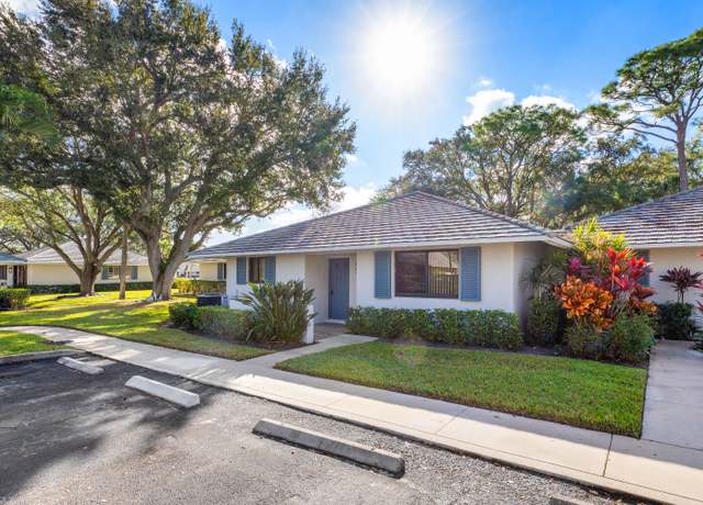 Property at 605 Club Dr, Palm Beach Gardens, FL 33418, 2 beds, 2 baths