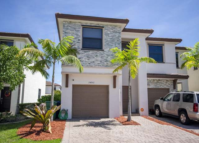 Property at 24961 SW 107th Ct, Homestead, FL 33032, 3 beds, 2.5 baths