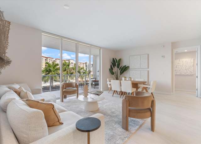 Property at 220 SE Mizner Blvd #404, Boca Raton, FL 33432, 2 beds, 2.5 baths