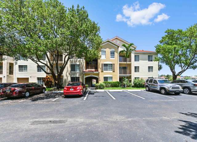 Property at 4240 San Marino Blvd #108, West Palm Beach, FL 33409, 3 beds, 2 baths