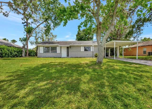 Property at 250 SW Thornhill Dr, Port Saint Lucie, FL 34984, 2 beds, 1.5 baths