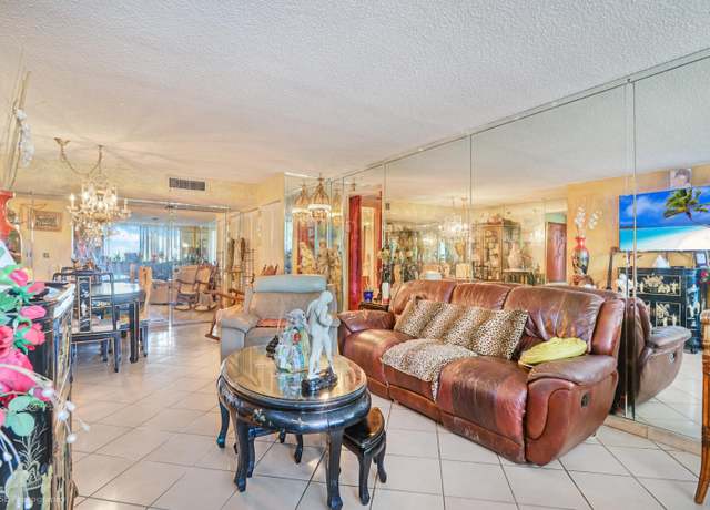 Property at 210 174 St Unit M18, Sunny Isles Beach, FL 33160, 2 beds, 2 baths