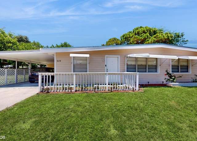 Property at 929 SE Stypmann Blvd, Stuart, FL 34994, 2 beds, 1 bath