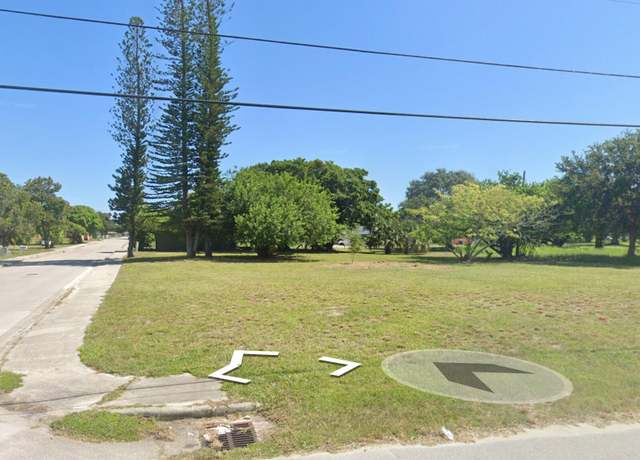 Property at 1308 Avenue I Ave, Fort Pierce, FL 34950
