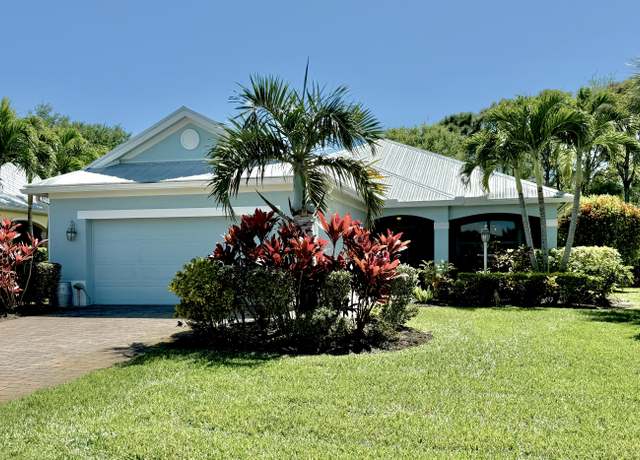 Property at 447 11th Sq SW, Vero Beach, FL 32962, 2 beds, 2 baths