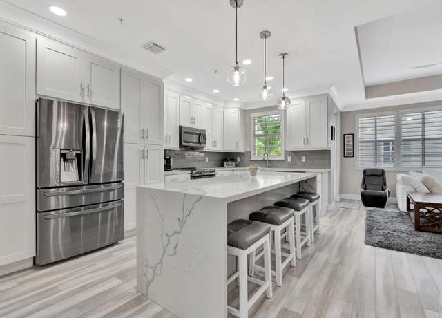 Property at 2625 Ravella Ln, Palm Beach Gardens, FL 33410, 3 beds, 3.5 baths