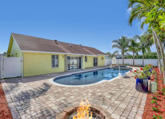 Property at 5053 Ouachita Dr, Lake Worth, FL 33467, 3 beds, 2 baths