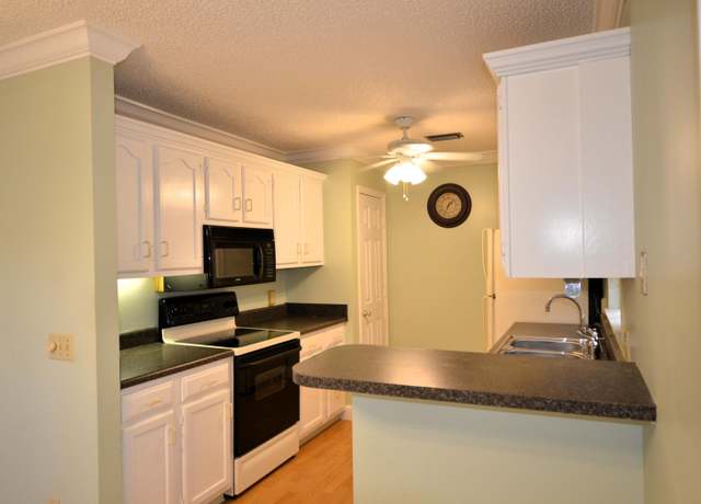 Property at 32 Lake Vista Trl #101, Port Saint Lucie, FL 34952, 2 beds, 2 baths