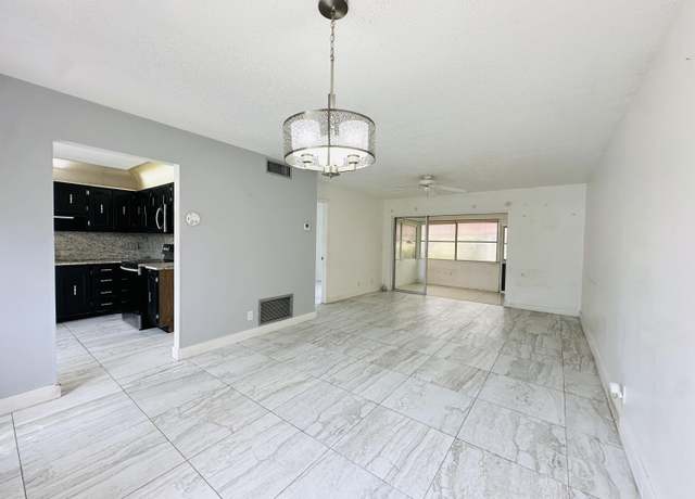 Property at 811 Salem Ln, Lake Worth, FL 33467, 1 bed, 1 bath