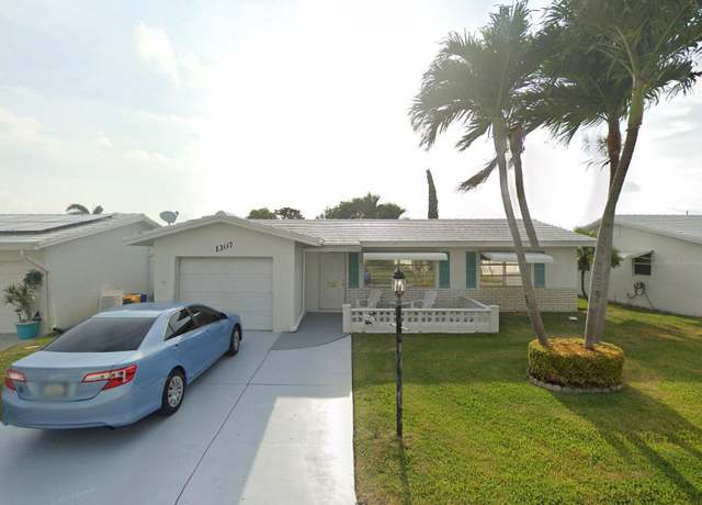 Property at 1307 SW 24th St, Boynton Beach, FL 33426, 2 beds, 2 baths
