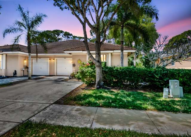 Property at 336 W Coral Trace Cir, Delray Beach, FL 33445, 3 beds, 2.5 baths