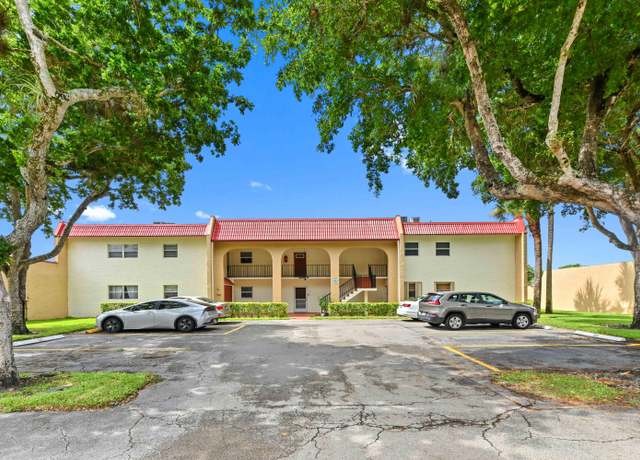 Property at 198 Lake Frances Dr, West Palm Beach, FL 33411, 2 beds, 2 baths
