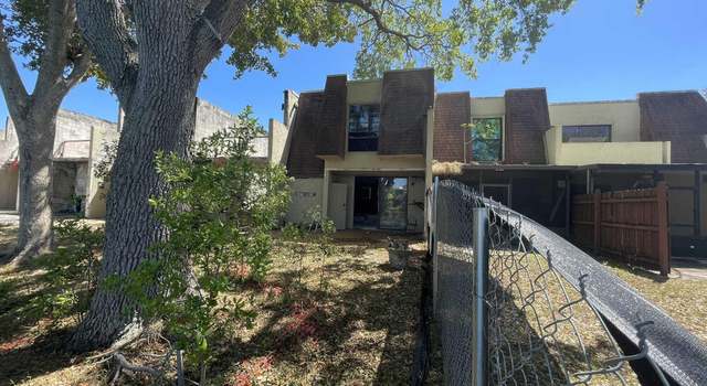 Photo of 8921 Palm Tree Ln #8921, Pembroke Pines, FL 33024