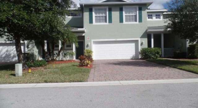 Photo of 672 NE Bent Paddle Ln, Port Saint Lucie, FL 34983