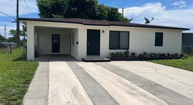Photo of 420 NW 2nd St, Boynton Beach, FL 33435