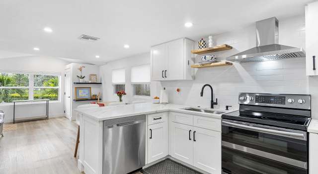 Photo of 135 NE 11th Ave, Boynton Beach, FL 33435