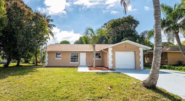 Photo of 380 SE Crosspoint Dr, Port Saint Lucie, FL 34983