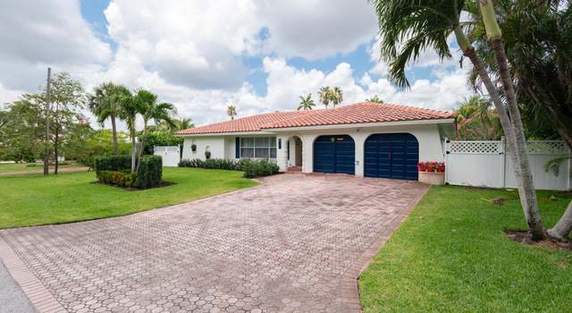 Photo of 7621 W Lake Dr, Lake Clarke Shores, FL 33406