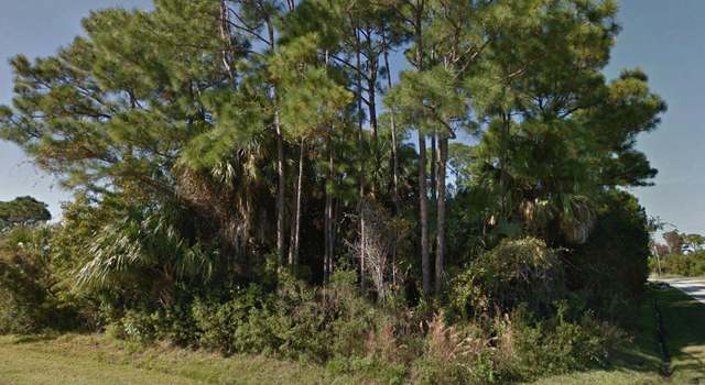 Photo of 2402 SE Whitehorse St, Port Saint Lucie, FL 34984