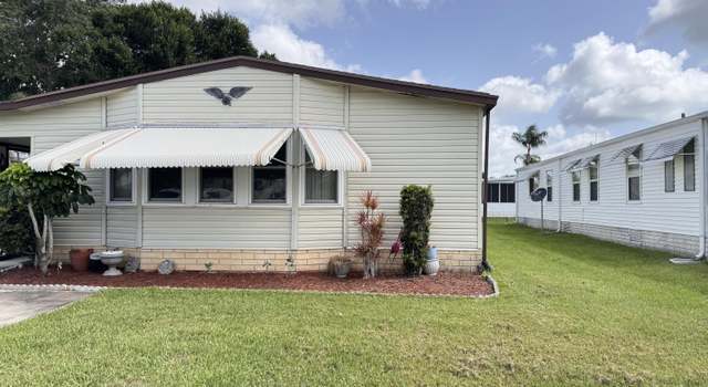 Photo of 493 Hemingway Ter, Fort Pierce, FL 34982