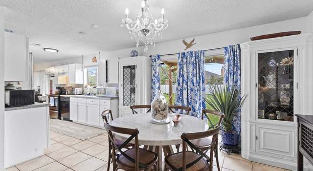 Photo of 1998 SE Lavina Cir, Port Saint Lucie, FL 34952