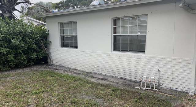 Photo of 401 S Chillingworth Dr, West Palm Beach, FL 33409