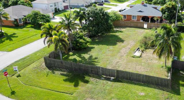Photo of 498 SW Namoit Pl, Port Saint Lucie, FL 34953