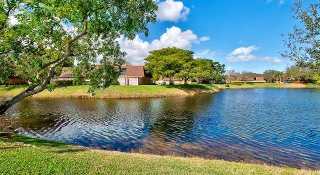 Photo of 2402 24th Ln, Palm Beach Gardens, FL 33418