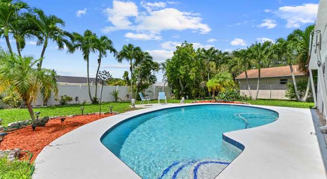 Photo of 123 Jay Ct, Royal Palm Beach, FL 33411