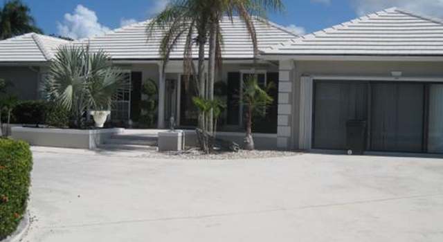 Photo of 295 Country Club Dr, Tequesta, FL 33469