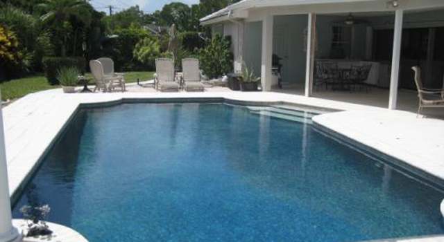 Photo of 295 Country Club Dr, Tequesta, FL 33469