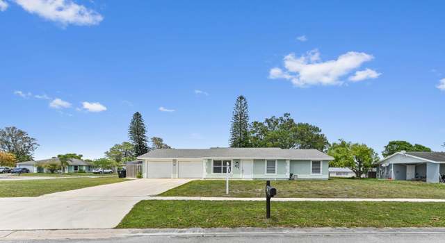 Photo of 303 NE Solida Cir, Port Saint Lucie, FL 34983