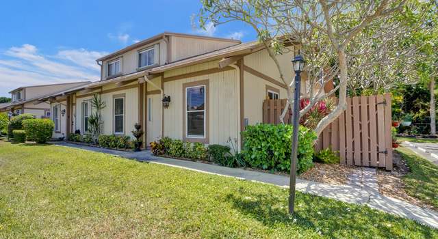 Photo of 313 Maplecrest Cir, Jupiter, FL 33458