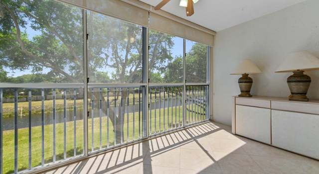 Photo of 4734 Lucerne Lakes Blvd E #302, Lake Worth, FL 33467