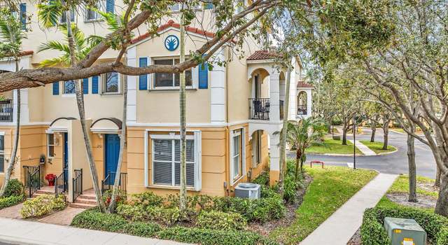 Photo of 2921 S Greenleaf Cir, Boynton Beach, FL 33426