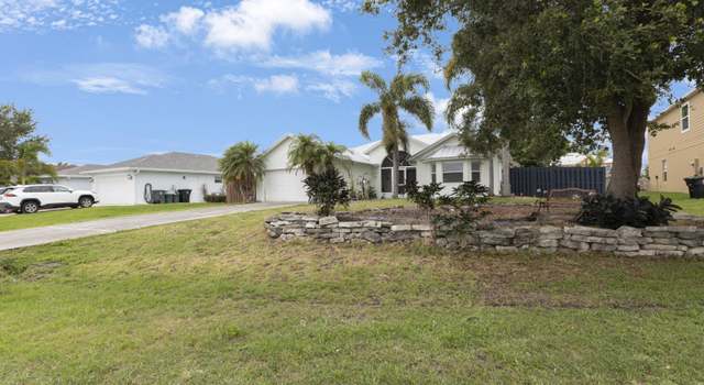 Photo of 427 SW Cahoon Ct, Port Saint Lucie, FL 34953