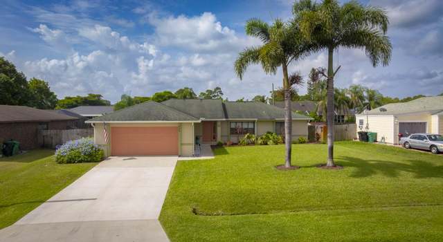 Photo of 996 SE Bywood Ave, Port Saint Lucie, FL 34983
