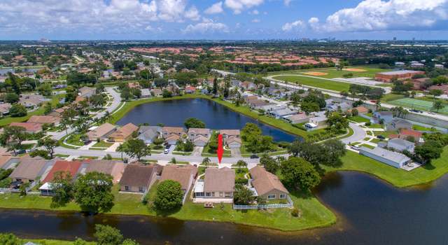 Photo of 3882 Circle Lake Dr, West Palm Beach, FL 33417