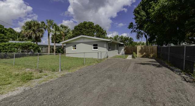 Photo of 377 SE Tejon St, Stuart, FL 34996