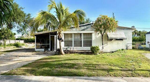 Photo of 571 Tallulah Rd, Lake Worth, FL 33462
