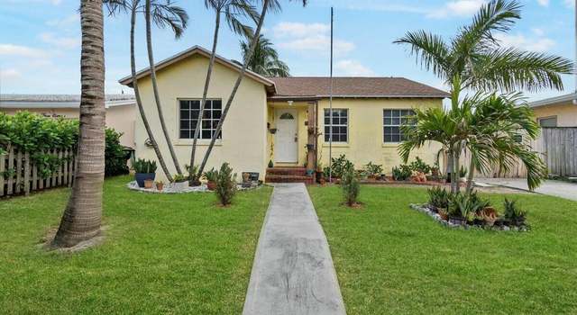 Photo of 315 Princeton Dr, Lake Worth, FL 33460