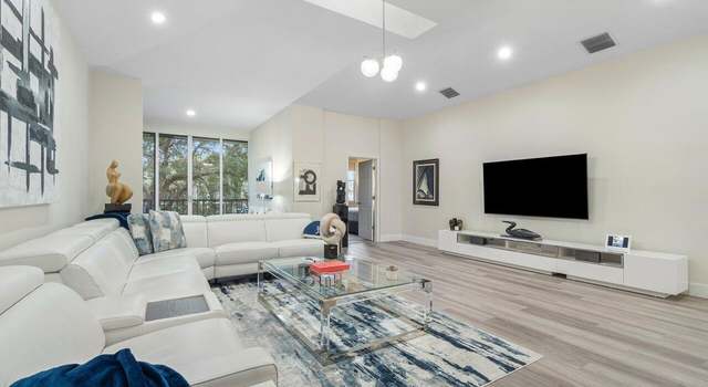 Photo of 5083 Lake Catalina Dr Unit B, Boca Raton, FL 33496