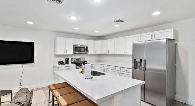 Photo of 545 Lilac Ct, West Palm Beach, FL 33407