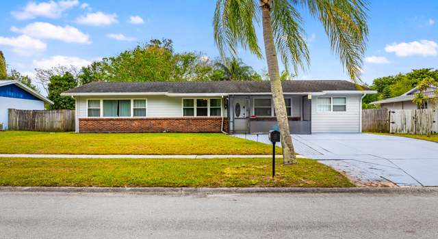 Photo of 340 NE Solida Dr, Port Saint Lucie, FL 34983