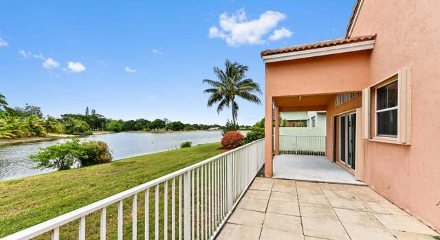 Photo of 9514 Lago Dr, Boynton Beach, FL 33472